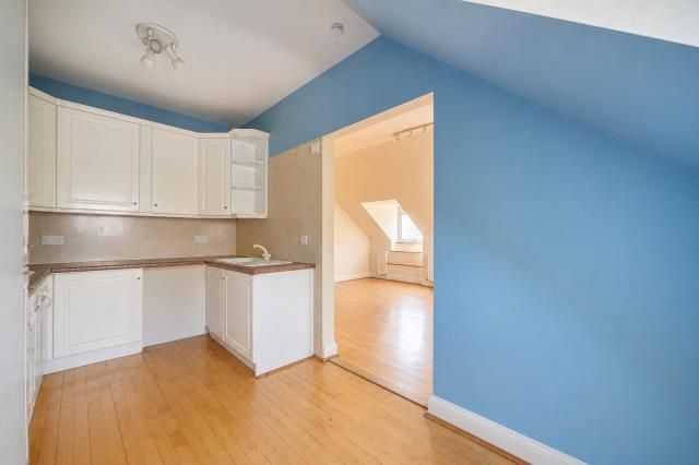 Property photo 3 of 9 Kitchen
