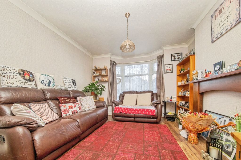 Property photo 3 of 16