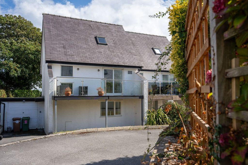 Property photo 1 of 29