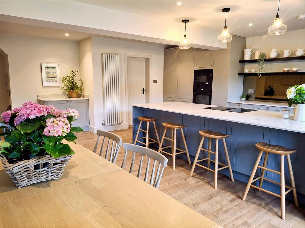 Property photo 3 of 19 3 - Northfield Avenue.Jpg