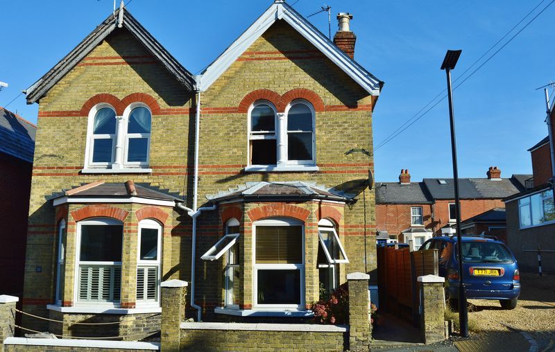 Property photo 1 of 13 Photo 8