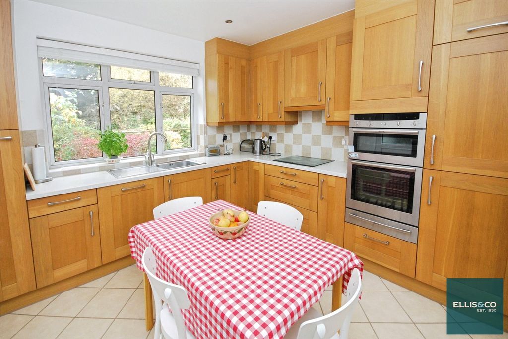 Property photo 3 of 16 Picture No. 15