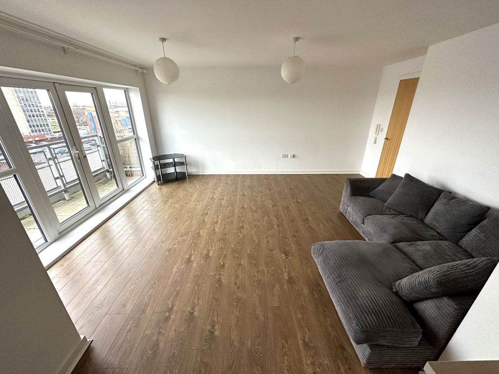 Property photo 3 of 11