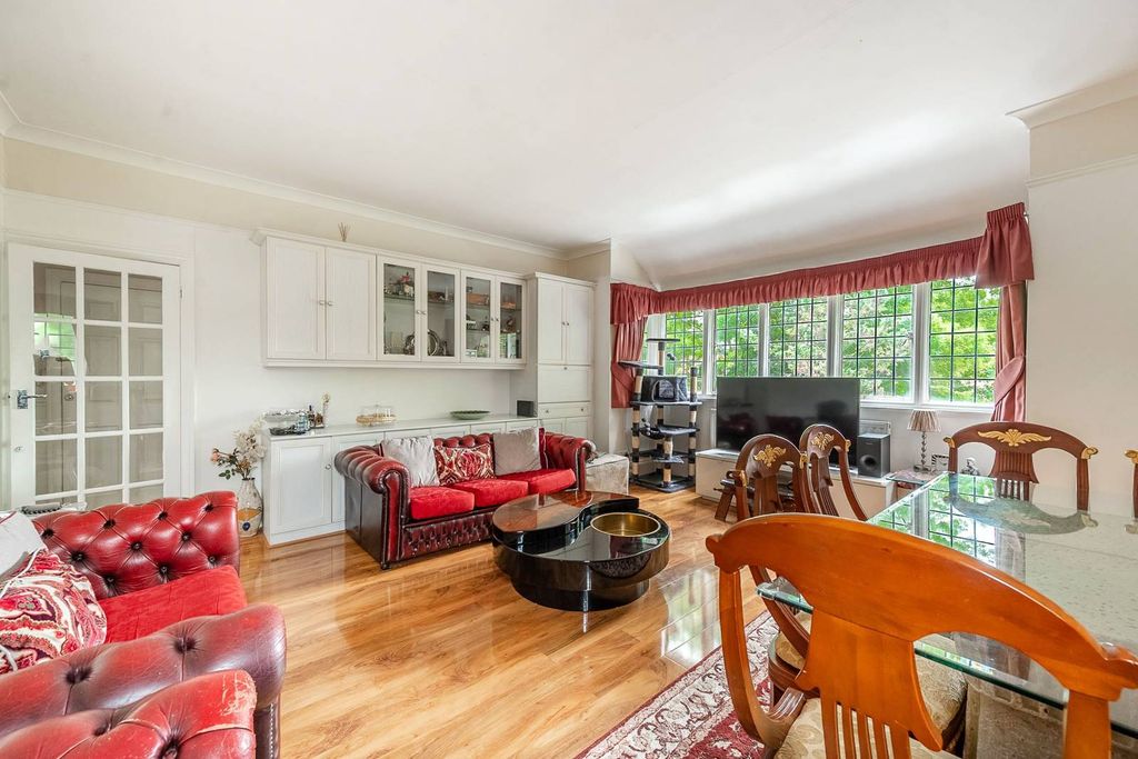 Property photo 2 of 16