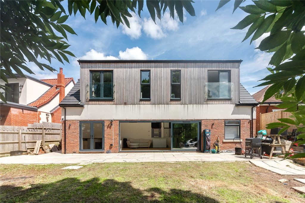 Property photo 1 of 28 Picture No. 41