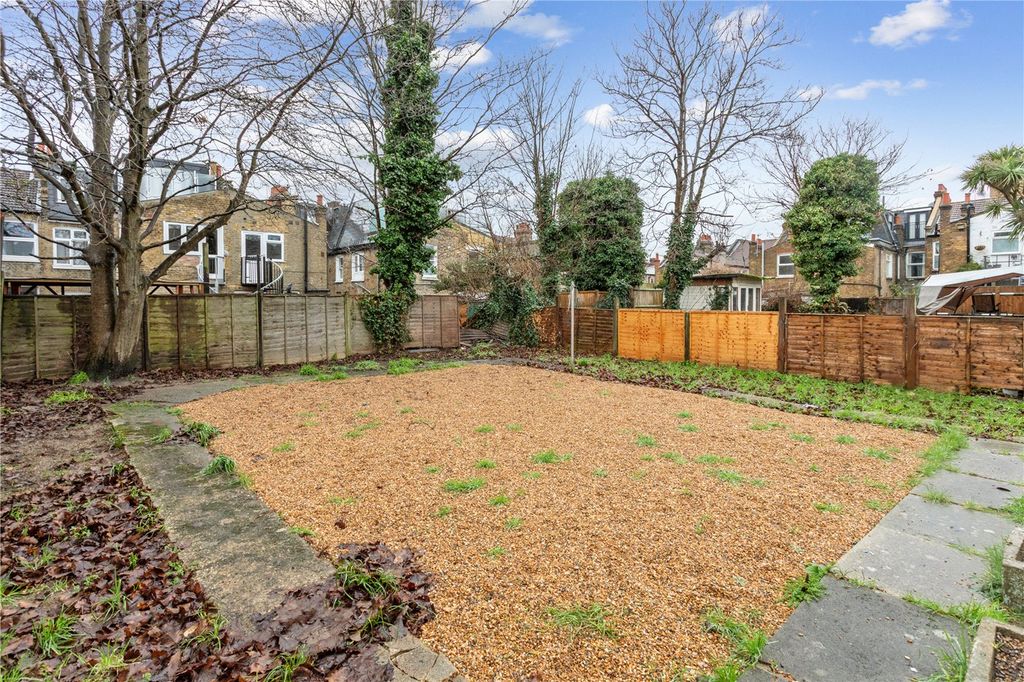 Property photo 3 of 12 Picture No. 02