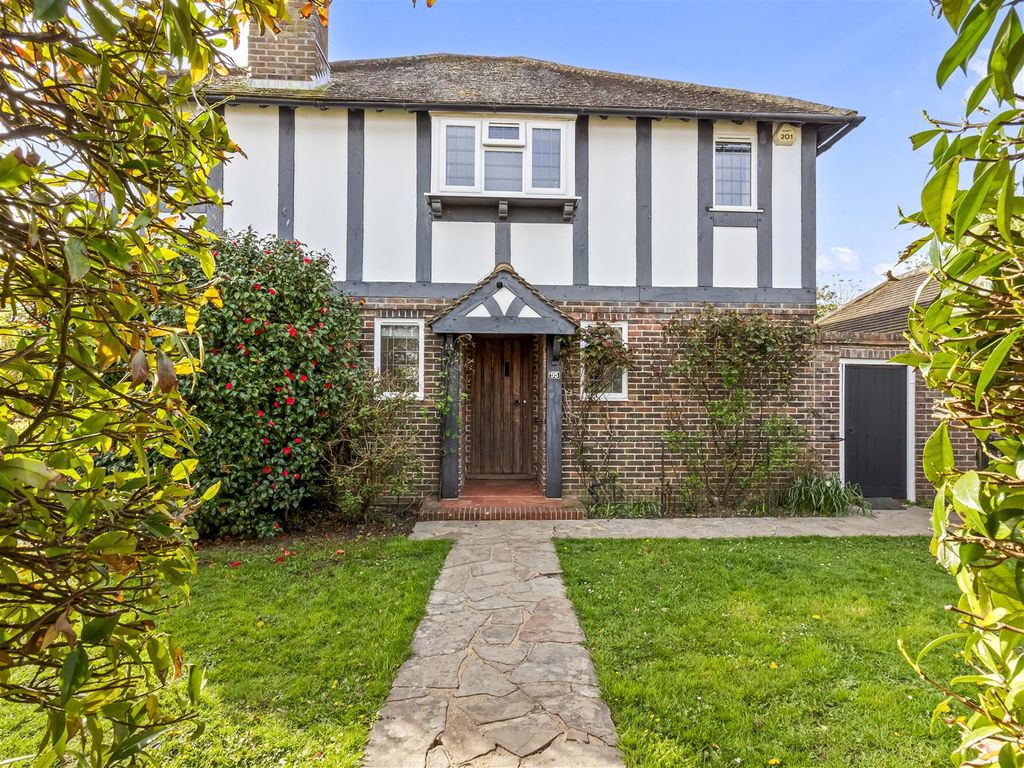 Property photo 3 of 31 95 Lansdown Road-001.Jpg