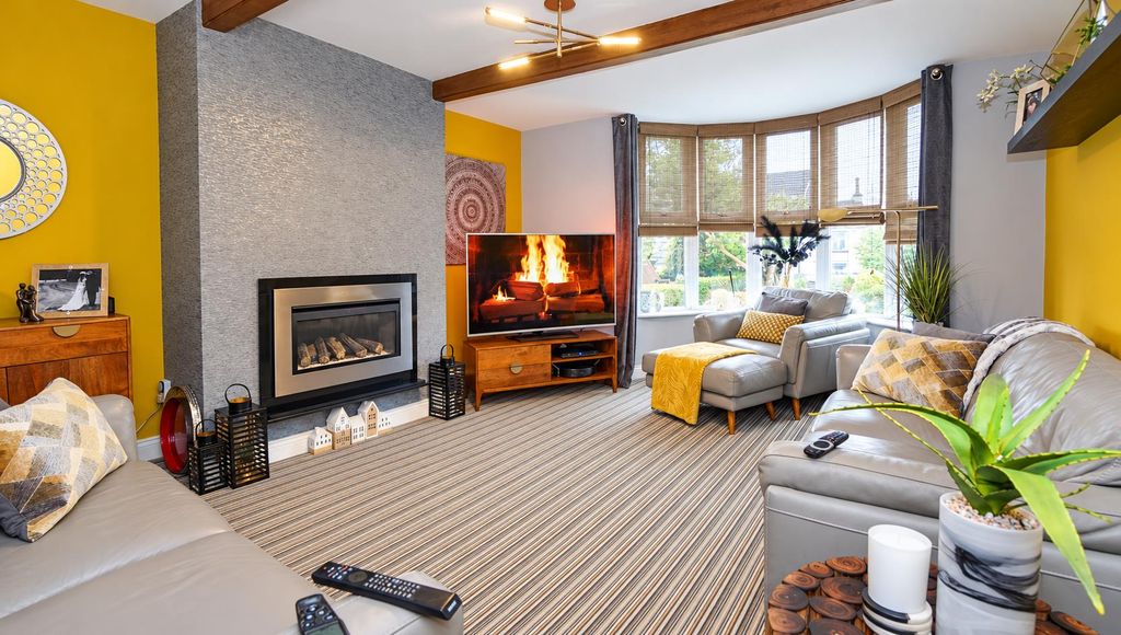 Property photo 2 of 13 Lounge