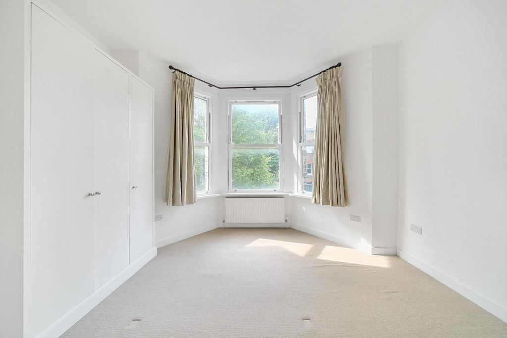 Property photo 3 of 13 Picture No. 12