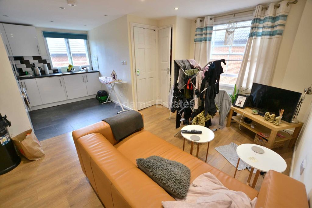 Property photo 2 of 6