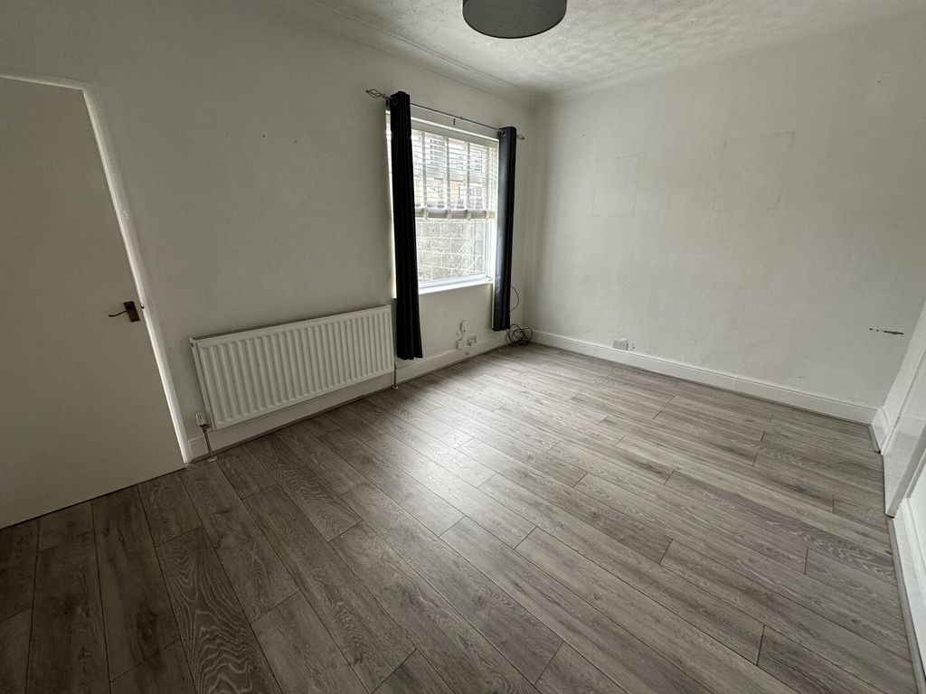 Property photo 3 of 7 Dining Room