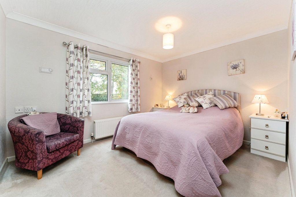 Property photo 2 of 17 Photo