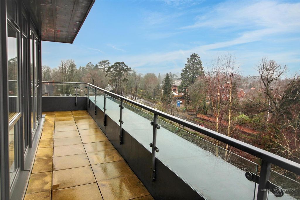 Property photo 3 of 16 Balcony