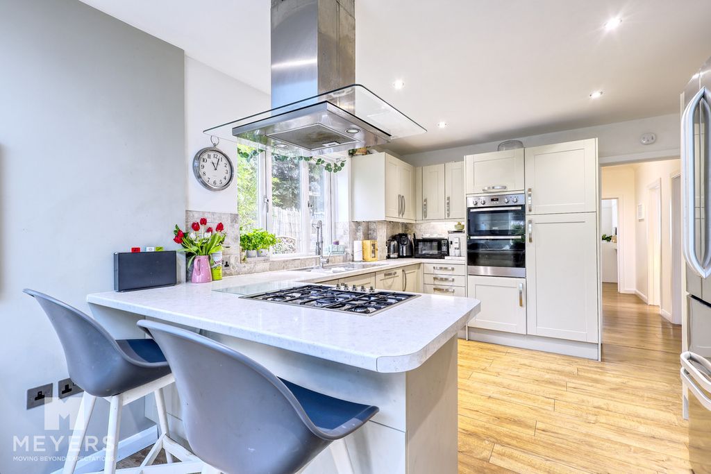 Property photo 2 of 26