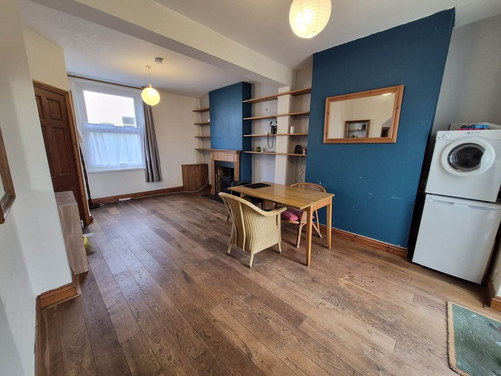 Property photo 3 of 23