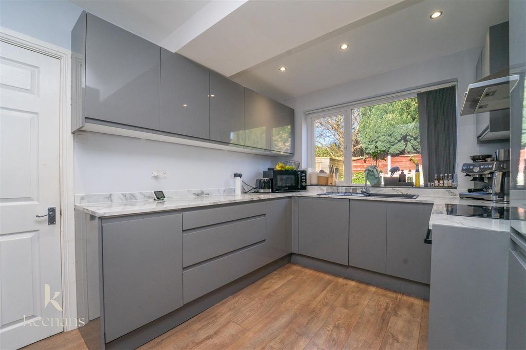 Property photo 2 of 19 Kitchen.Jpg