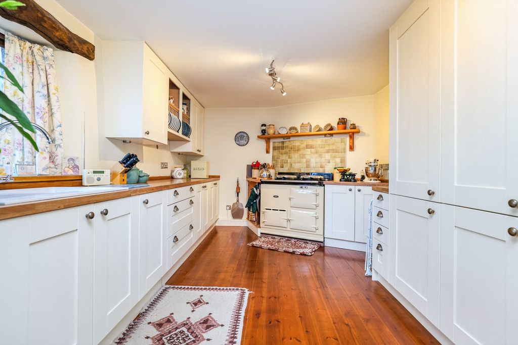 Property photo 2 of 22 Dining Kitchen
