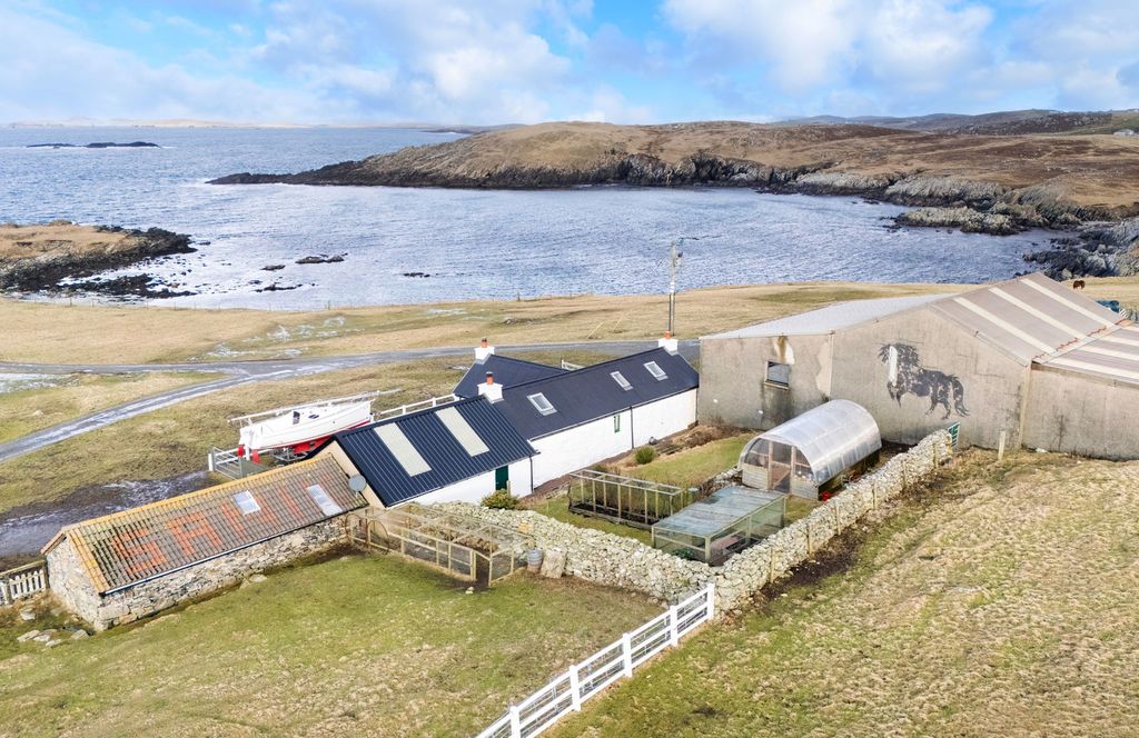 Property photo 2 of 61