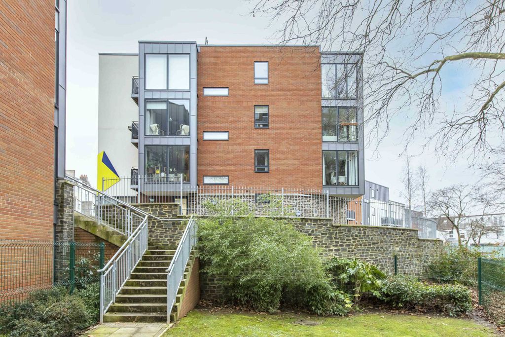 Property photo 2 of 18 Image 2