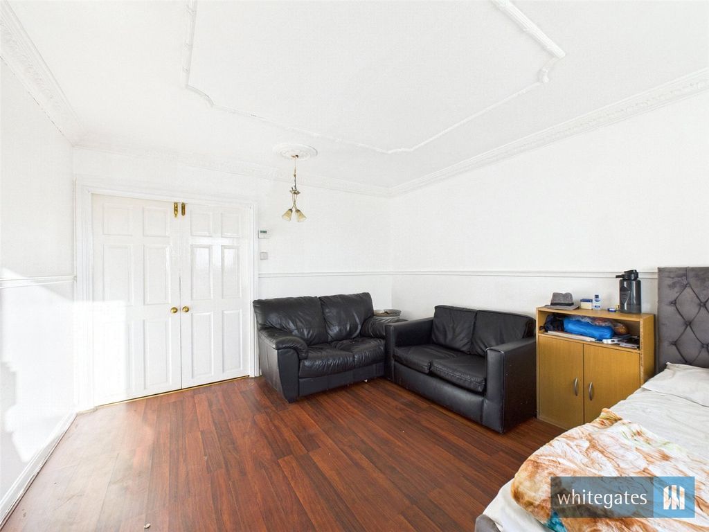Property photo 2 of 12 Picture No. 18
