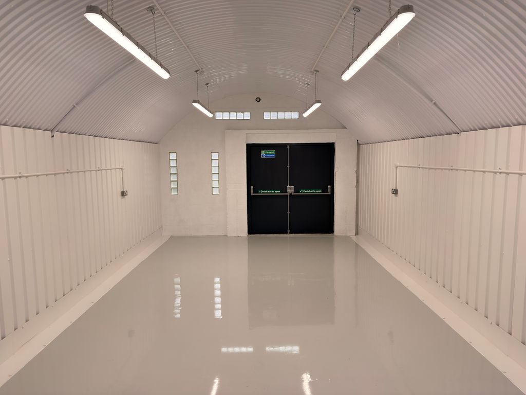 Property photo 3 of 5 An Empty Arch With White Lining