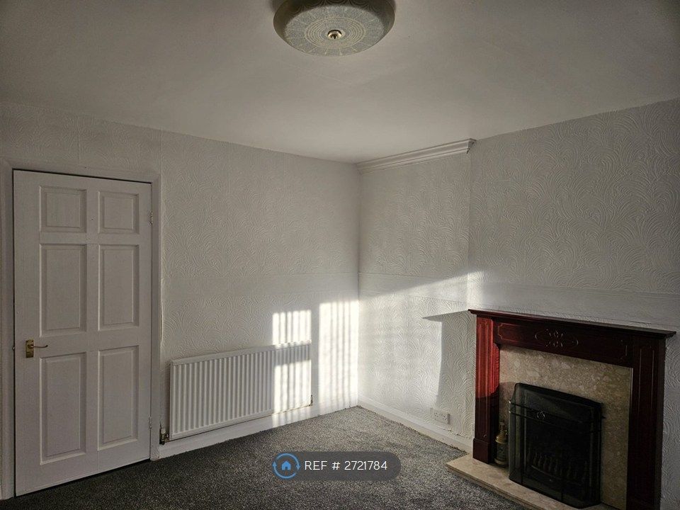 Property photo 3 of 12 Living Room