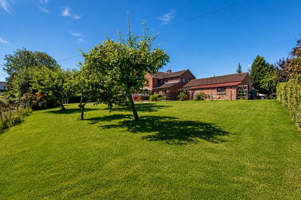 Property photo 2 of 38