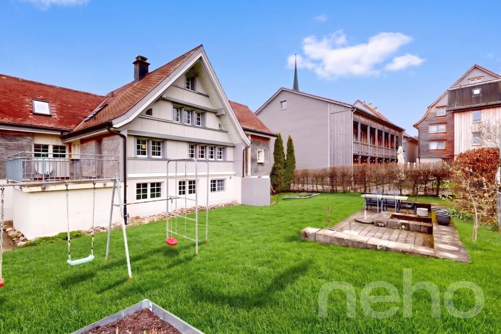 Property photo 1 of 12