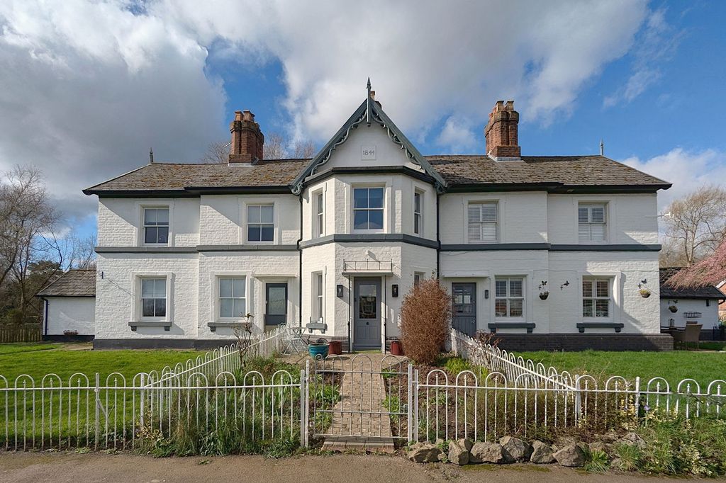 Property photo 1 of 24