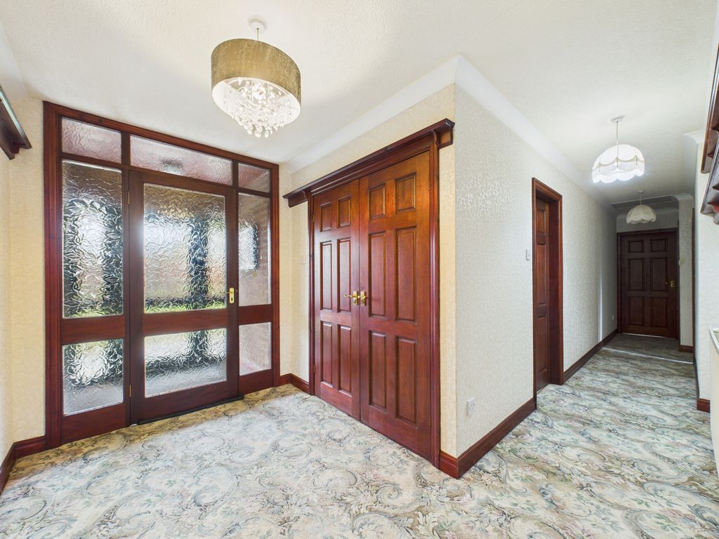 Property photo 3 of 27