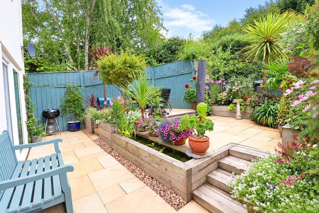 Property photo 2 of 21 2 - Picture No. 08