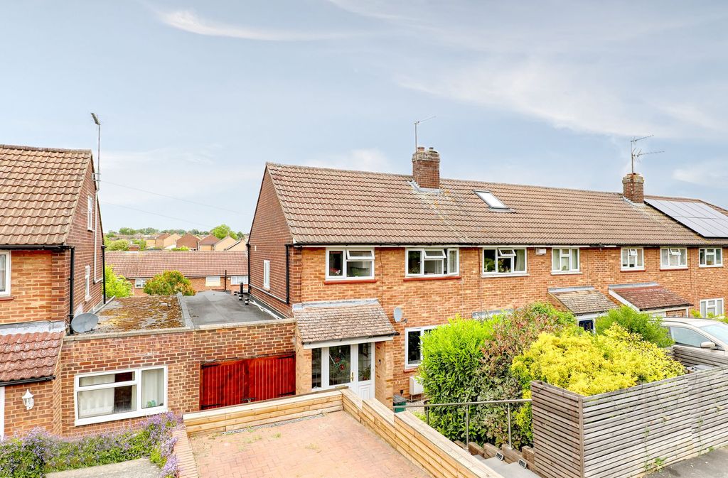 Property photo 1 of 17