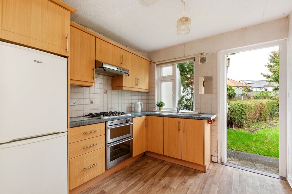 Property photo 3 of 16 Picture No. 06