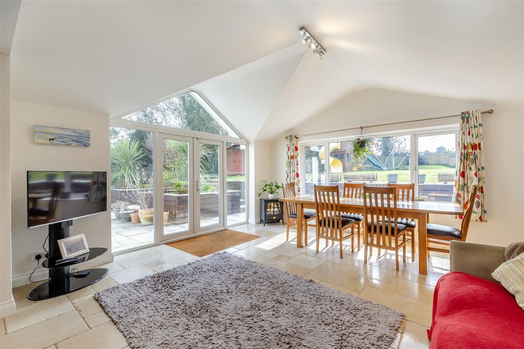 Property photo 2 of 26 Dining Room