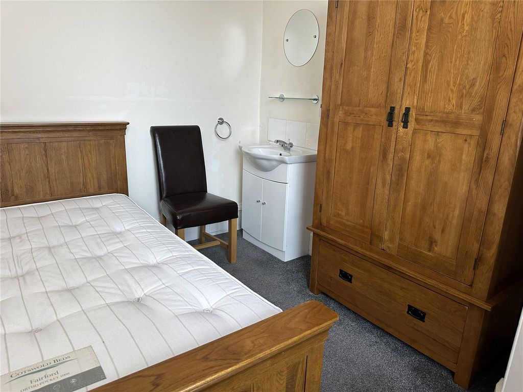 Property photo 3 of 17 Picture No. 02