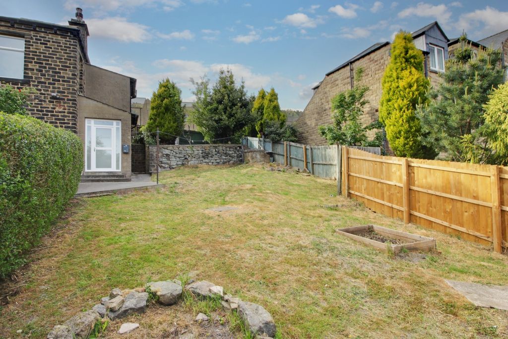 Property photo 2 of 10 Garden
