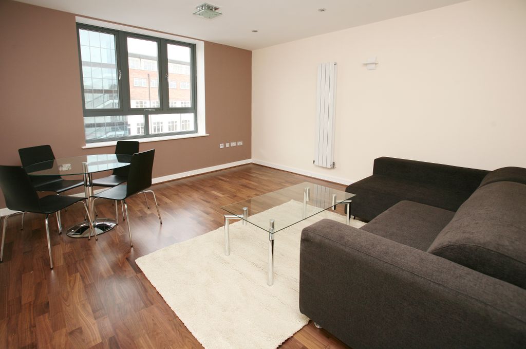 Property photo 3 of 8 Lounge