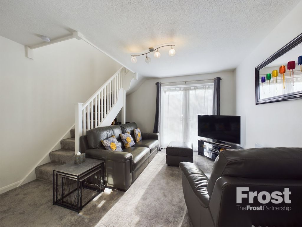 Property photo 3 of 15 Lounge