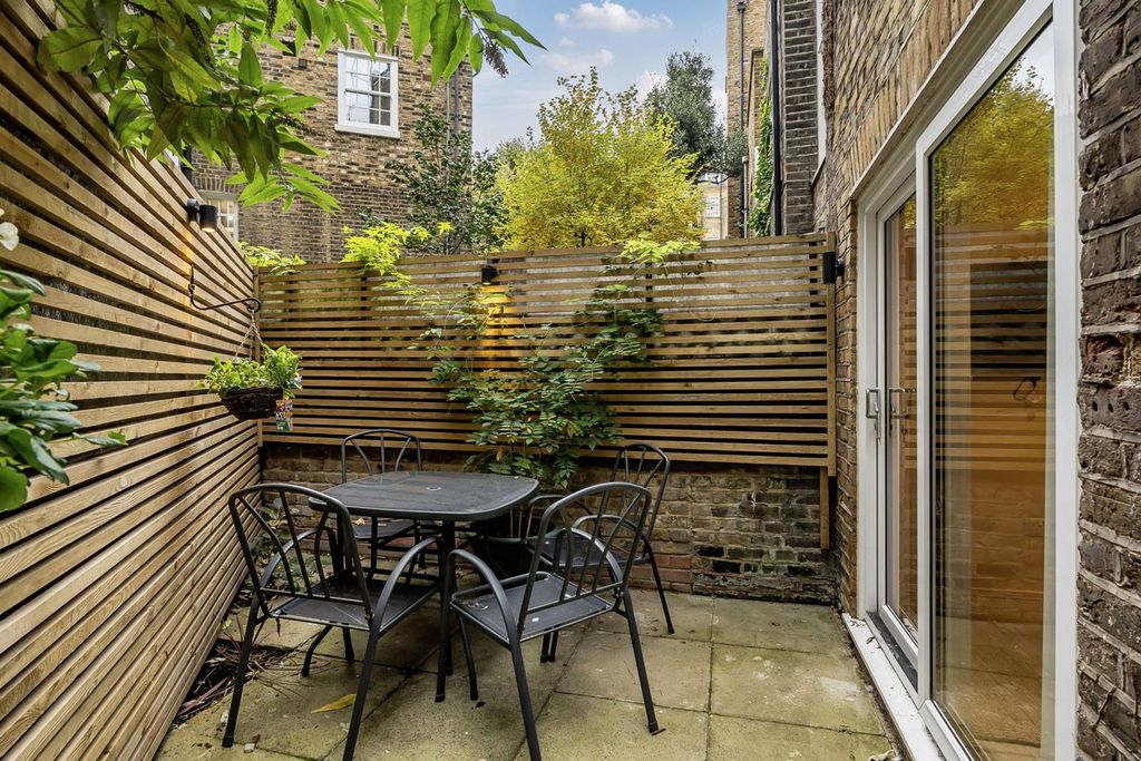 Property photo 3 of 18