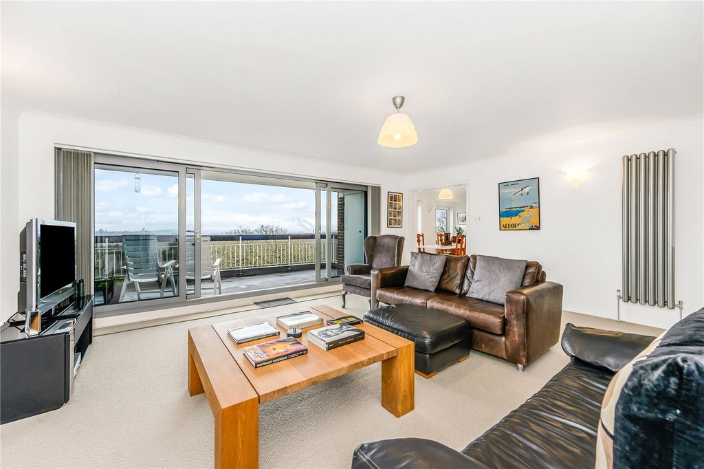 Property photo 1 of 29 Picture No. 14