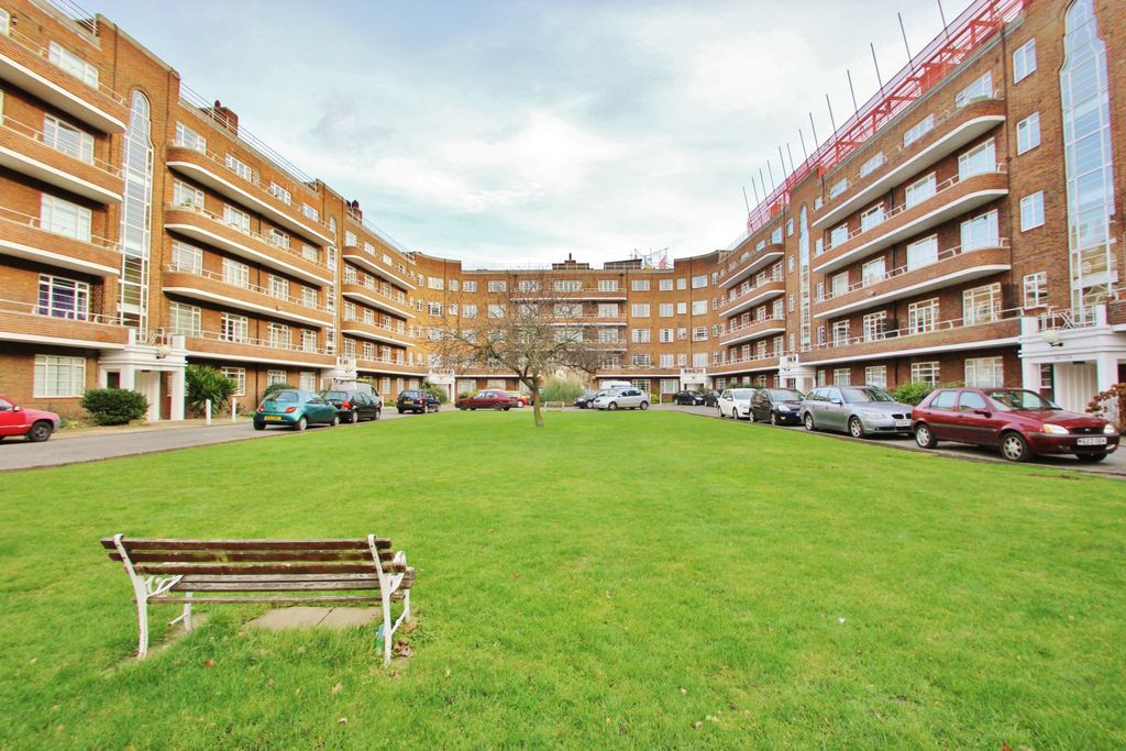 Property photo 2 of 14 Photo 10