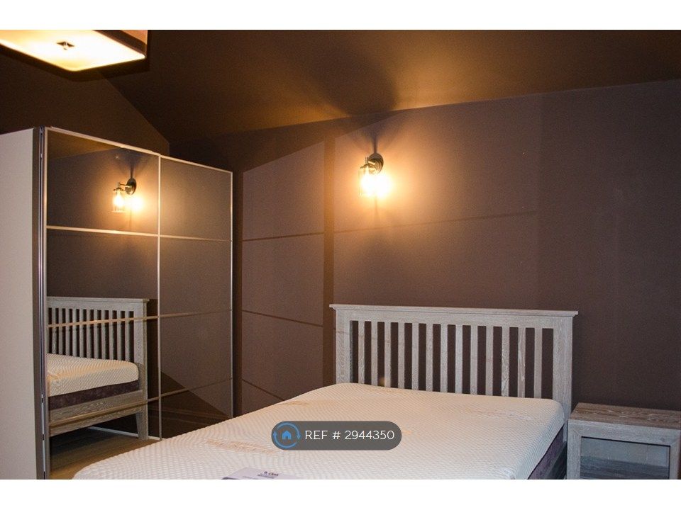Property photo 2 of 12 Room 1