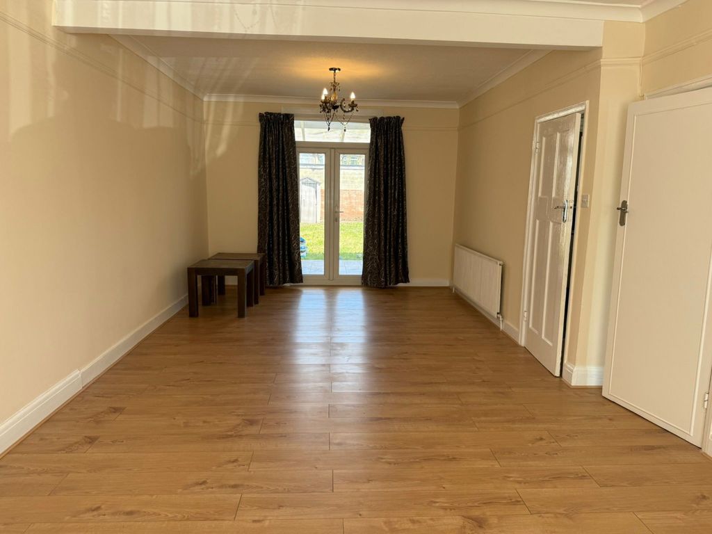 Property photo 2 of 14 Gallery