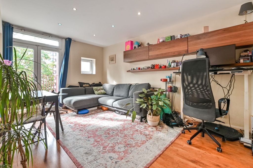 Property photo 2 of 5
