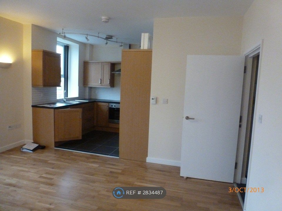 Property photo 3 of 10 Living Room