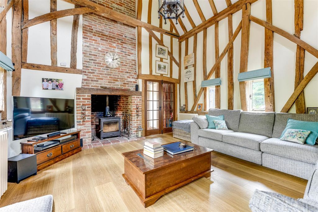 Property photo 2 of 31
