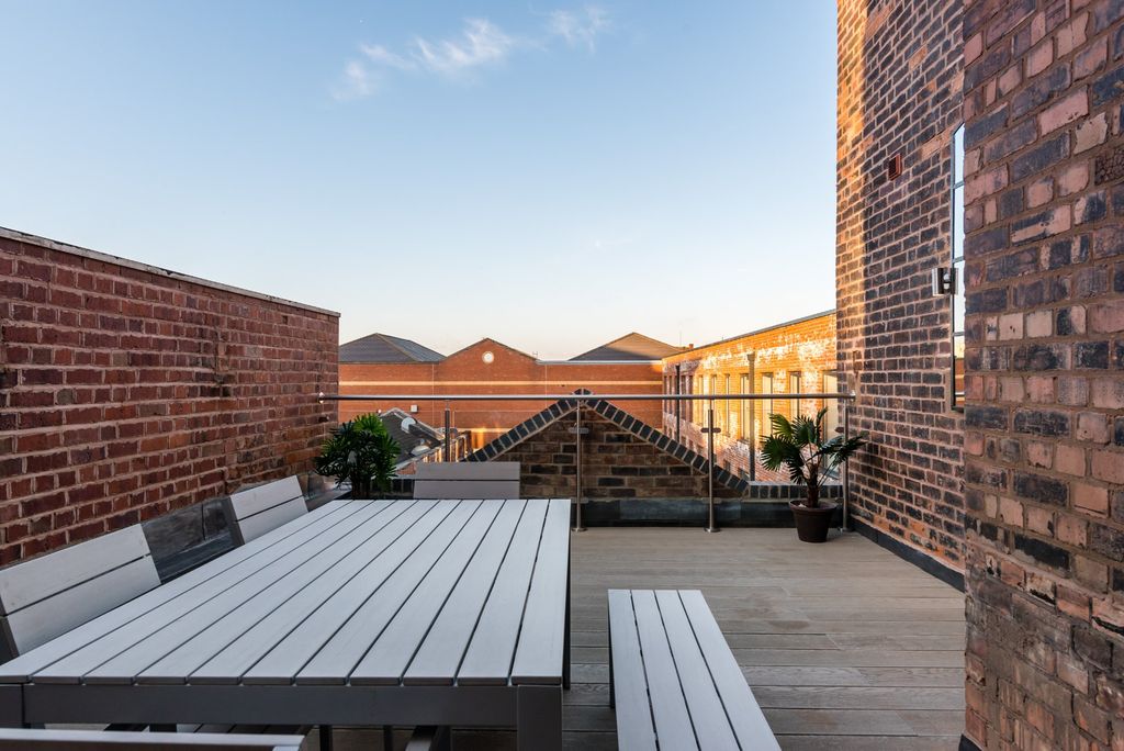 Property photo 3 of 22