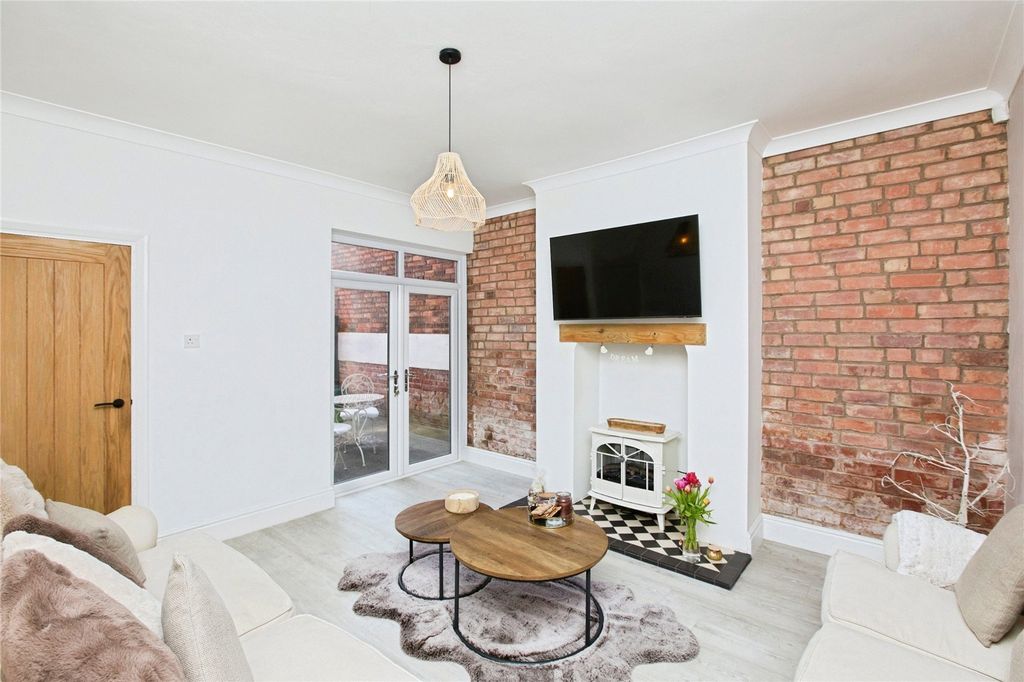 Property photo 2 of 20 Picture No. 32