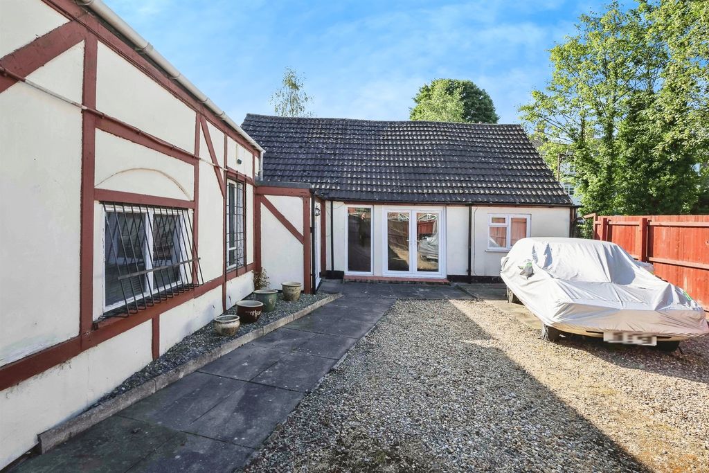Property photo 1 of 17