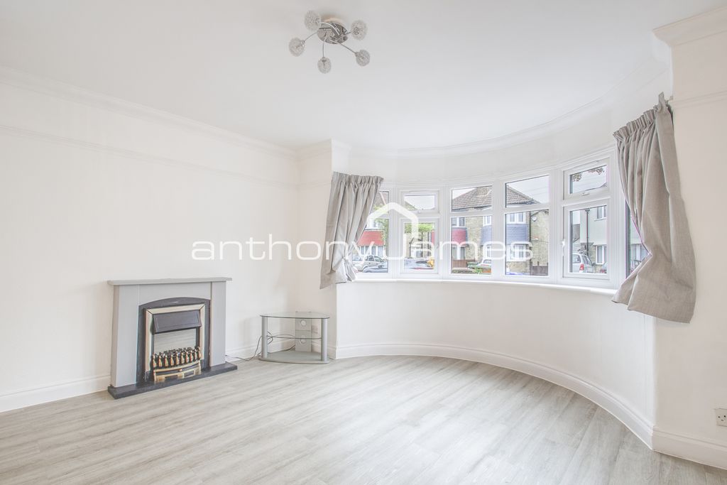 Property photo 2 of 16 Gallery